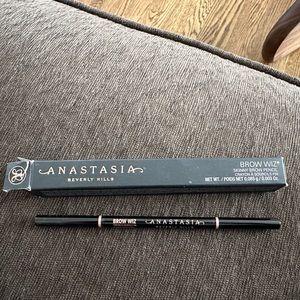 Anastasia Beverly Hills Brow Wiz!
